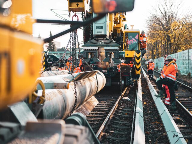 kvnsbl-crane-8400990-640x480.jpg